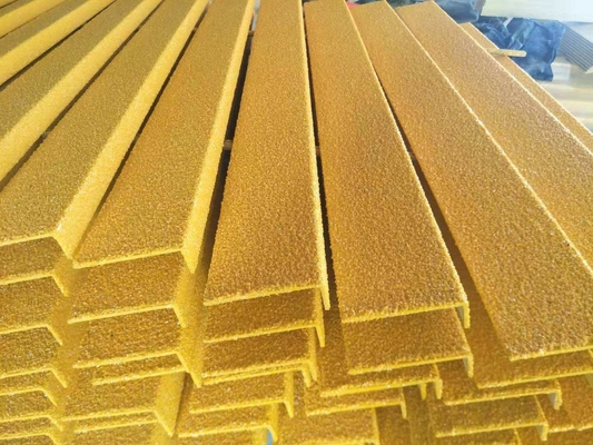 FRP Anti-Slip Stair Nosing Anti-Slip Mat Oppervlaktecoating Hars Iso AS4586 Voor Olieveld Stair